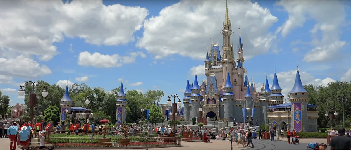 Luxury limo to Disney World and Disney World car service