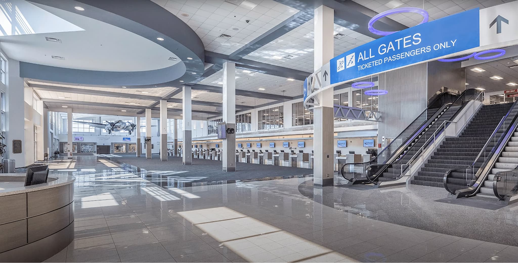 Melbourne airport transport: luxury car and limo service for transfers to Port Canaveral and Orlando