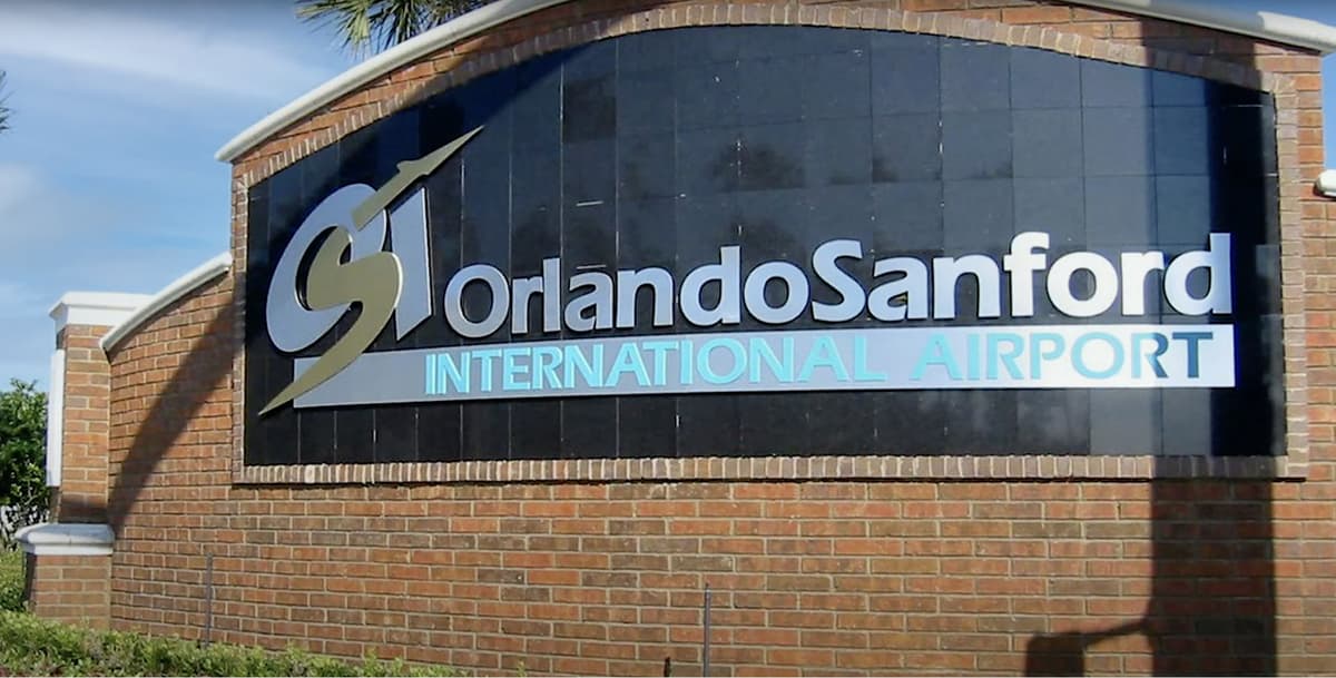 Luxury Sanford airport car service and transportation from Orlando Sanford airport